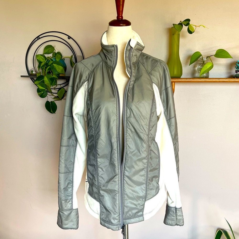 Women’s Size M Tek Gear White Gray Fleece Polyester Jacket with Full Zipper